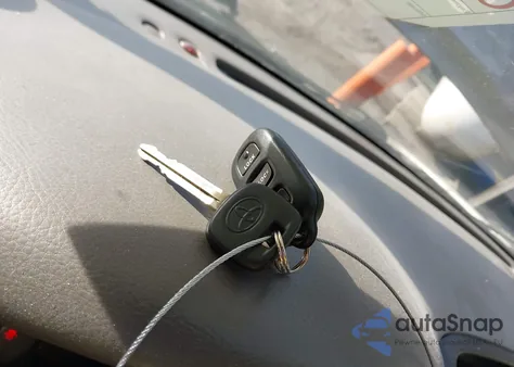 2005 Toyota Camry Le z USA, uszkodzony, nr VIN 4T1BE32K65U426409